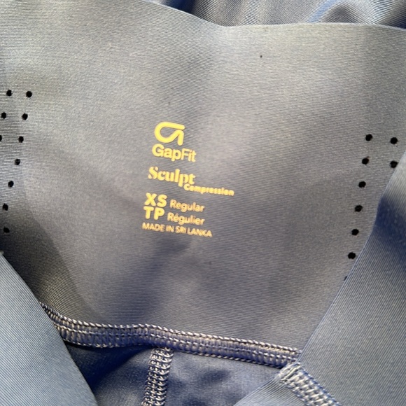 Gap fit Sz. XS sculpt compression - Picture 6 of 7